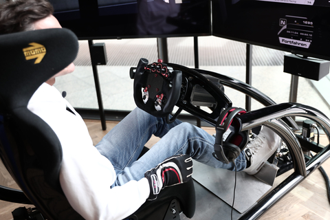 cupra-launches-its-own-simracing-series-05-hq.jpg