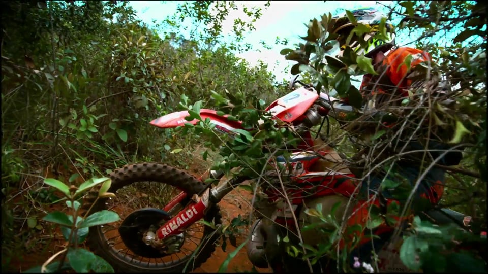 Hard Enduro Red Bull Minas Riders – Portuguese Voice Over...