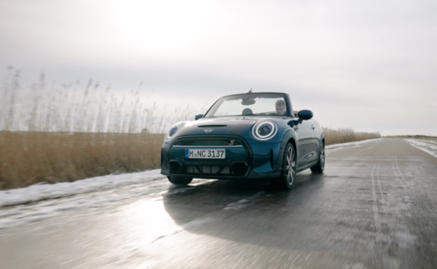 Der MINI Cooper S Sidewalk Convertible.png