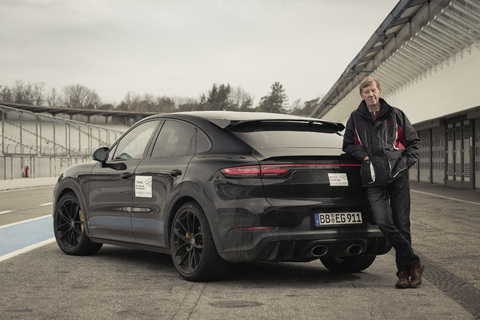 Porsche Cayenne 2021 Erlkönig Walter Röhrl Hockenheim.jpg