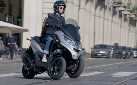 Piaggio MP3 300 HPE.png