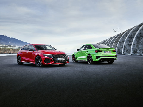 Audi RS 3 Sportback Heck Audi RS 3 Limousine Front 2021.jpg