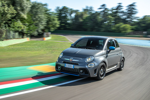 Neuer Abarth F595 Imola.jpg