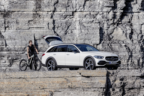 Mercedes c-Klasse 2021 All-terrain.jpg