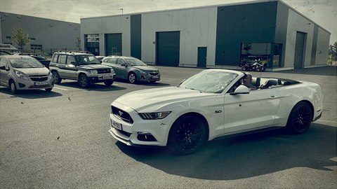 ROLLOUT MUSTANG CONVERTIBLE (BQ).jpg