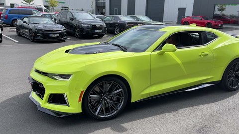 ROLLOUT CAMARO ZL1 SHOCK (BQ).jpg