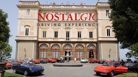 Nostalgic Driving Experience _ Nostalgic Classic Car Travel (BQ).jpg