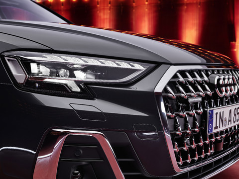 Audi A8 L Design 2022 Facelift Kühlergrill.jpg