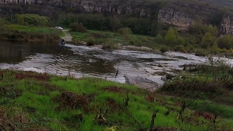 Ardèche Flussdurchfahrt endurofuntours com (BQ).jpg