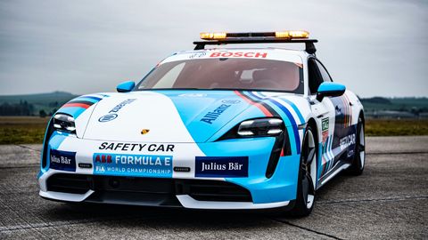 Porsche Taycan Safety Car 2022 Formel E.jpeg