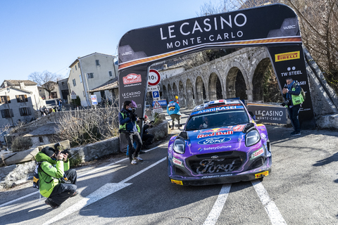 Sebastien Loeb Isabelle Galmiche Ford M Sport Puma WRC Rallye Monte Carlo 2022.jpg