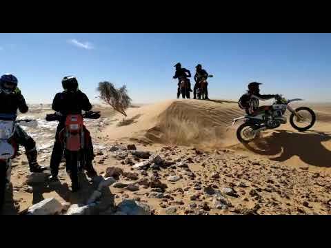 Sind alle Endurofahrer da_ Kurzer Stopp und Aussicht genießen (HQ).jpg