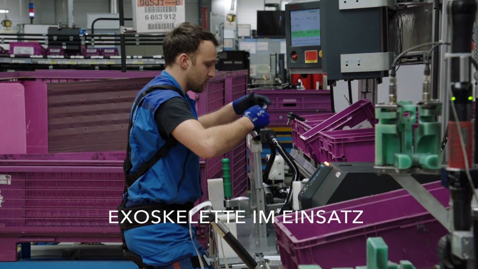 BMW-Einblicke in die Produktion: Exoskelette, perfekte Entlastung in der Produktion.