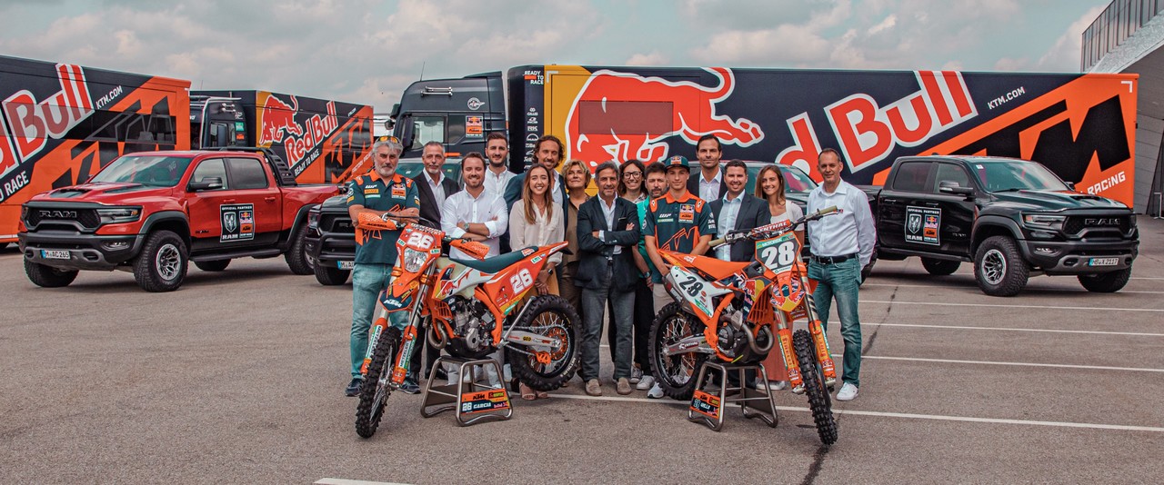 RAM startet an der Seite von Red Bull KTM Factory Racing in den Disziplinen Motocross und Enduro.