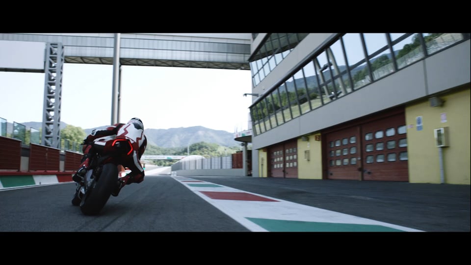 Die Ducati Panigale V4 auf der Rennstrecke...