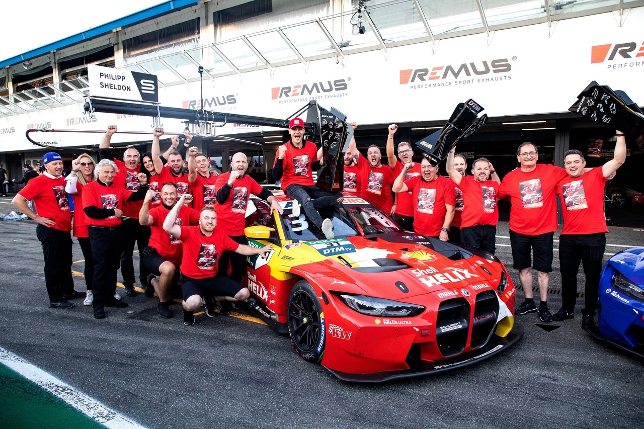 Sheldon van der Linde ist der  neue DTM-Champion 2022 – Marco Wittmann (BMW M4 GT3)gewinnt das Saisonfinale.