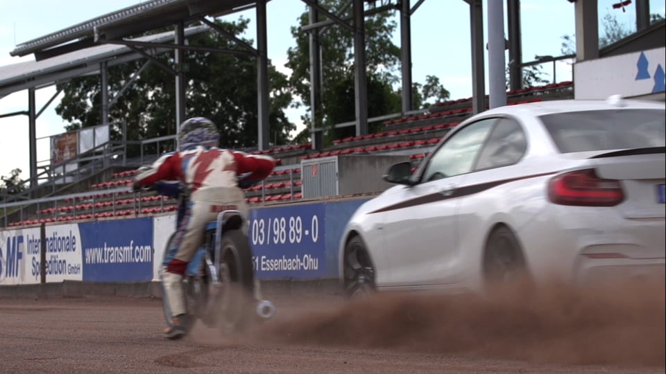 DRIFT HERAUSFORDERUNG: BMW M235i trifft Speedway Champion