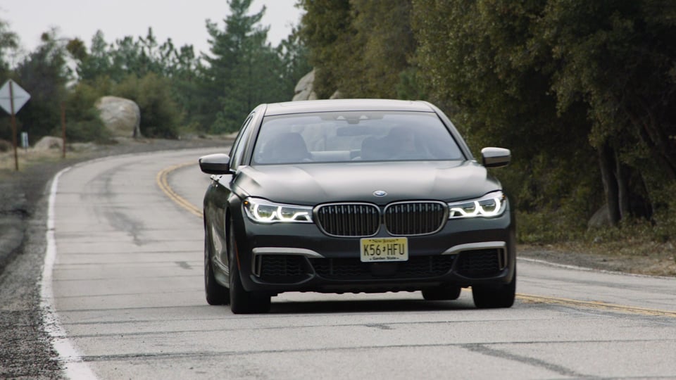 Der neue BMW M760Li xDrive - On Location Palm Springs Scenic Drive