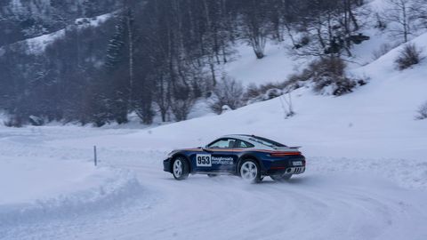 Porsche 911 Dakar Rallye-Legende Walter Röhrl Test Schnee Eis.jpeg