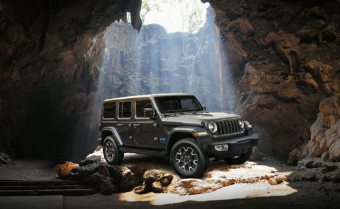 Die Marke Jeep® stellt den neuen Wrangler 2024 in Europa vor.