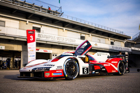 IMSA WeatherTech SportsCar Championship, Indianapolis:Porsche Penske Motorsport erobert erste Startreihe in Indianapolis.