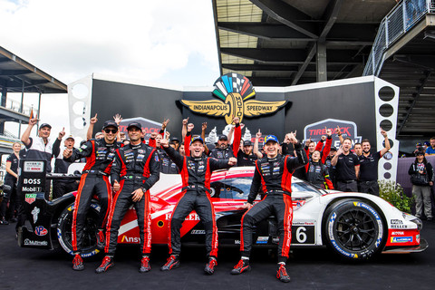 IMSA WeatherTech SportsCar Championship, Indianapolis: Porsche Penske Motorsport feiert hart erkämpften Doppelsieg in USA.