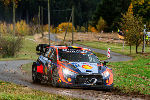 Thierry Neuville WRC 2023 Rallye Mitteleuropa Passau Tschechien Freitag Sonne.jpg