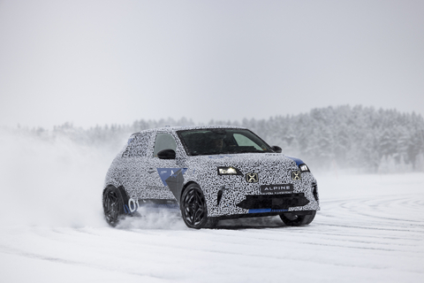 Alpine A290: elektrischer Kompaktsportler unter extremen Bedingungen am Polarkreis getestet.