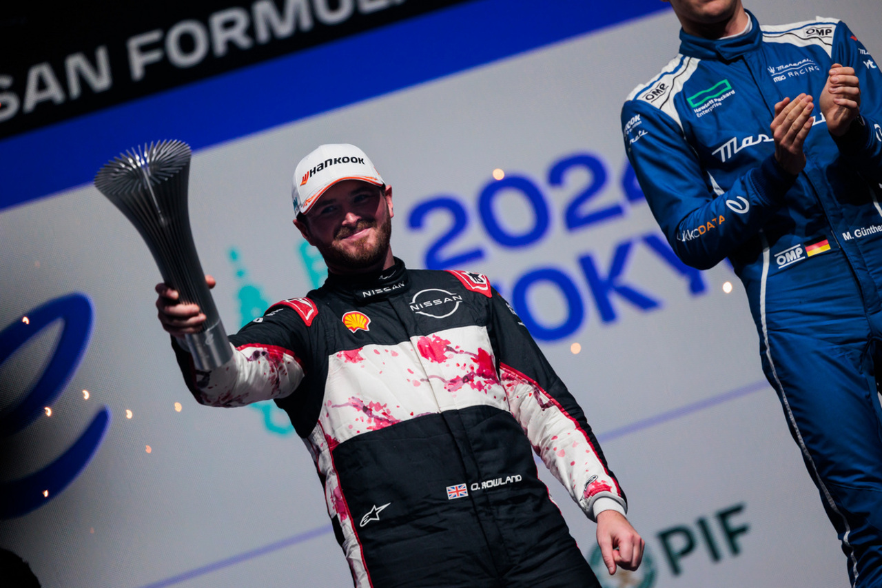 Formel E 2024 | Toky E-prix: Nissan Formula E Team holt historische Pole und Podium beim ersten Tokio E-Prix.