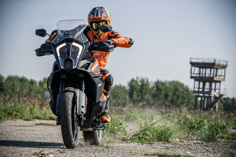 KTM bietet eine zusätzliche Garantieverlängerung für Street-Modelle mit offiziellem Serviceversprechen.