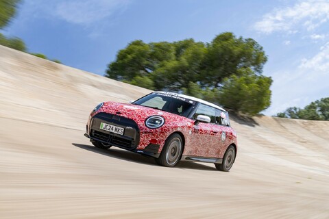 Ersteinsatz beim Goodwood Festival of Speed: Erstes elektrisches MINI John Cooper Works Modell debütiert dort noch vor seiner Weltpremiere.