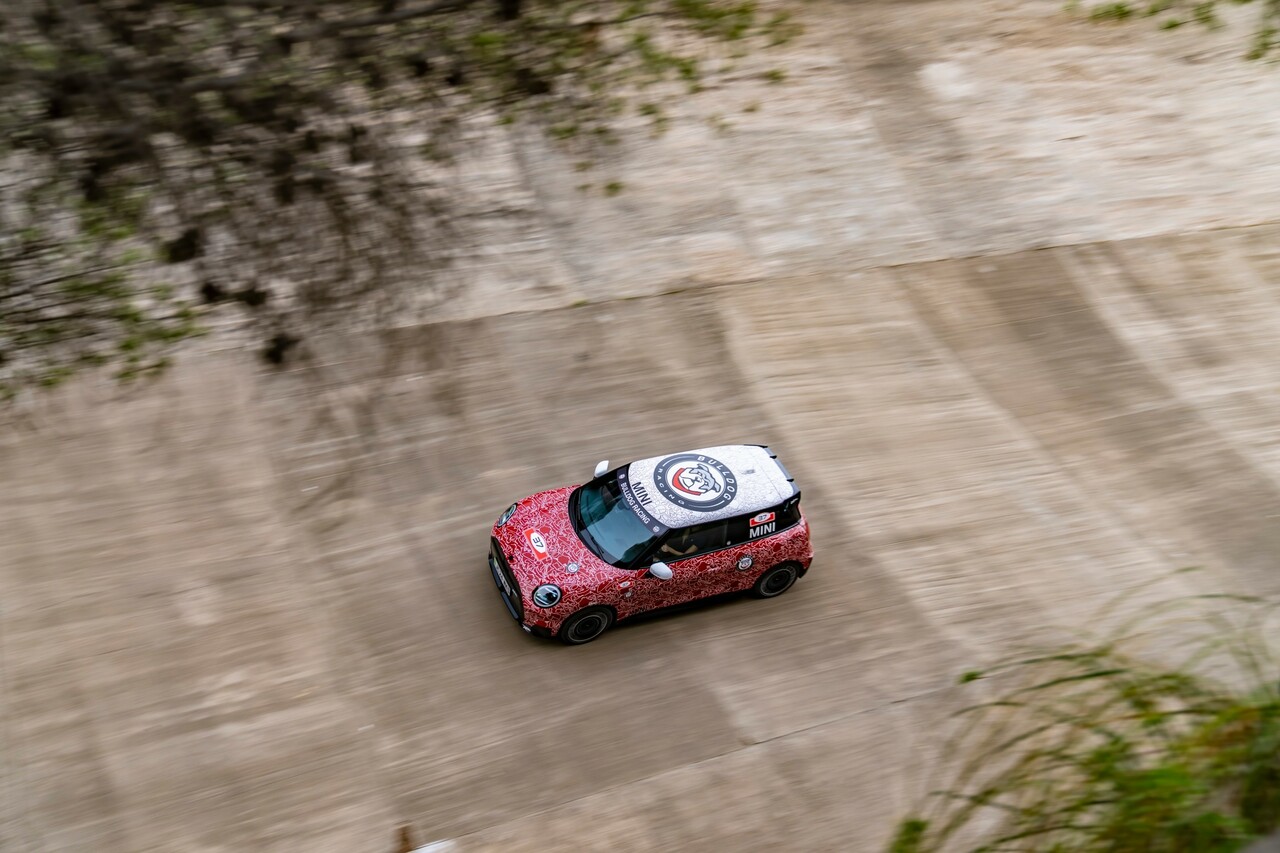 Ersteinsatz beim Goodwood Festival of Speed: Erstes elektrisches MINI John Cooper Works Modell debütiert dort noch vor seiner Weltpremiere.