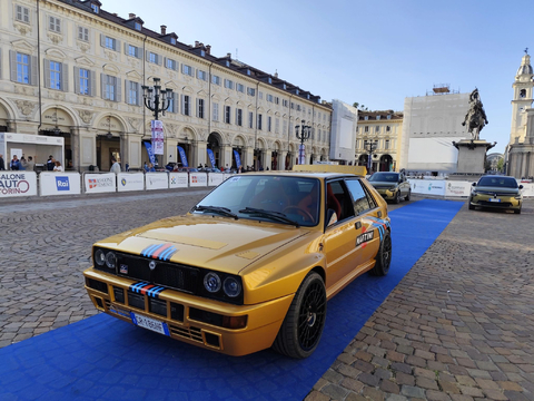 Amiki Miei Lancia Delta 130 Stück treffen Turin Miki Biasion.jpg