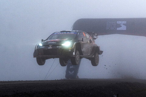 Kalle Rovanperä Rallye Chile WRC 2024 Führender Samstag Nebel Schotter Toyota Yaris GR.jpg