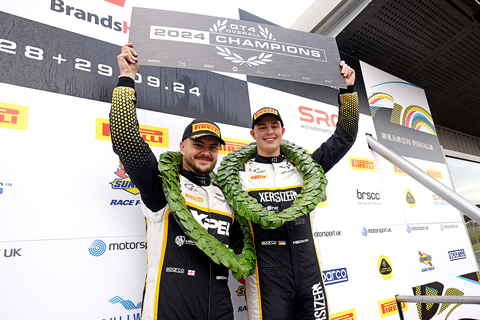 McLaren Artura gewinnt die Britische GT-Meisterschaft, McLaren-Kundenrennteams dominieren beim Saisonfinale in den GT3- und GT4-Klassen.