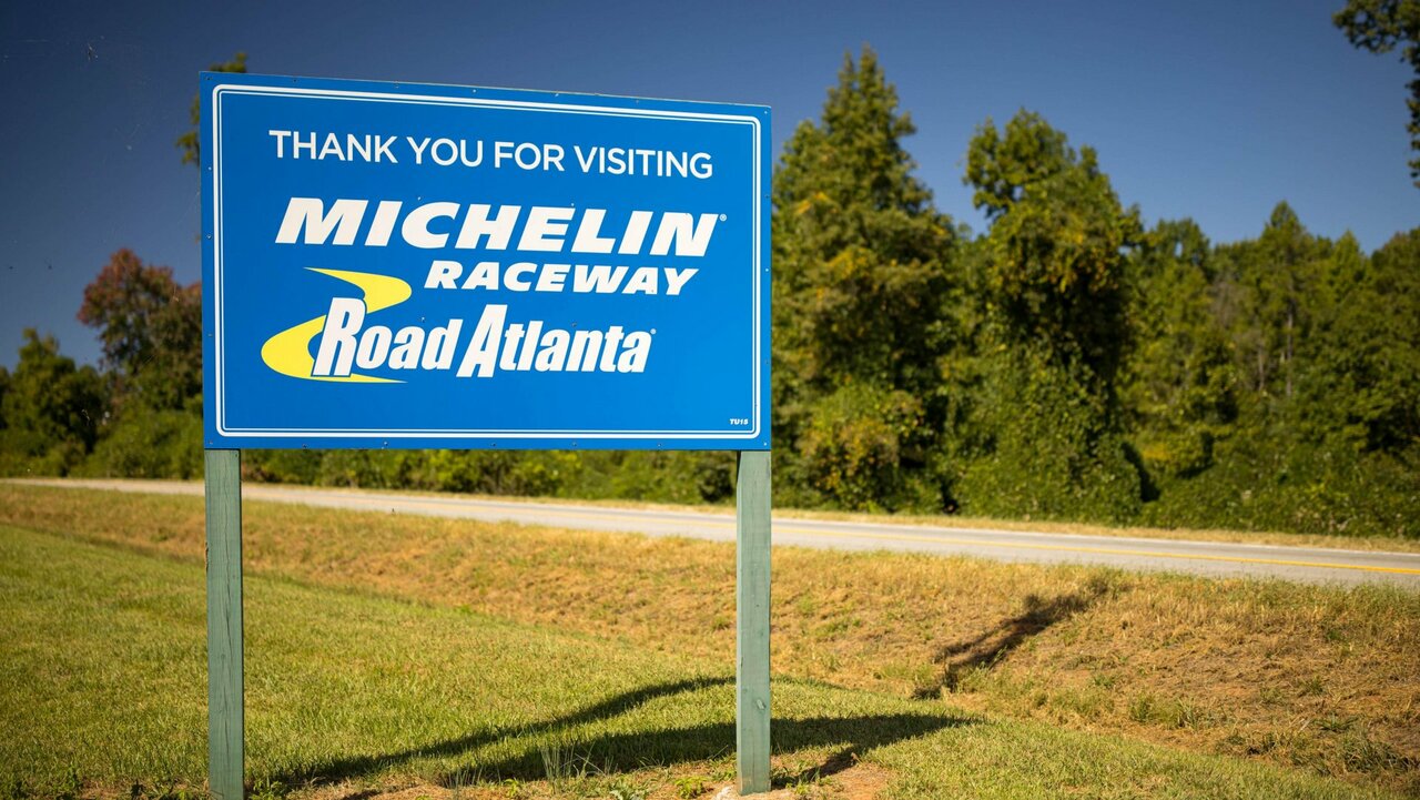 Spannendes IMSA-Saisonfinale „Petit Le Mans“ mit Titelchancen für Porsche.