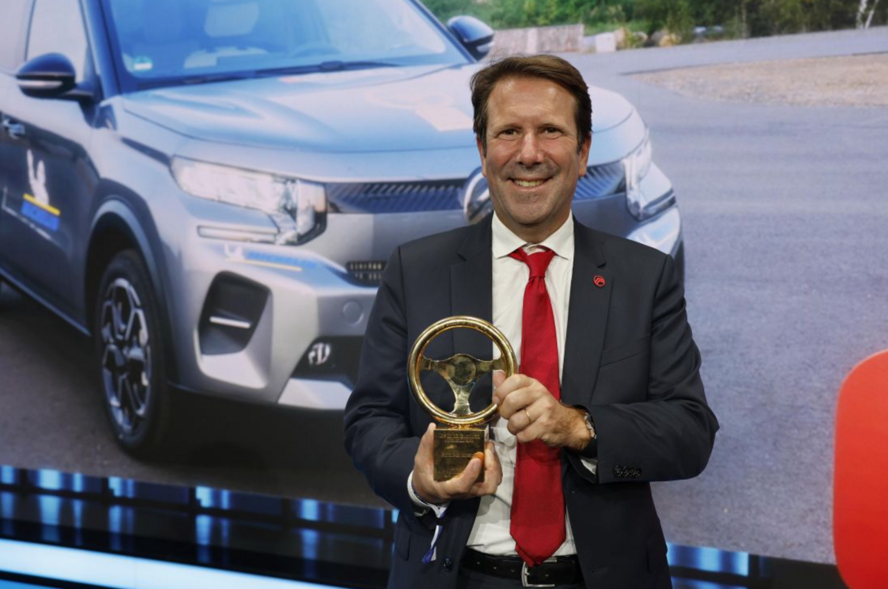 GOLDENES LENKRAD 2024: CITROËN C3 IST „BESTES AUTO UNTER 25.000 EURO“.