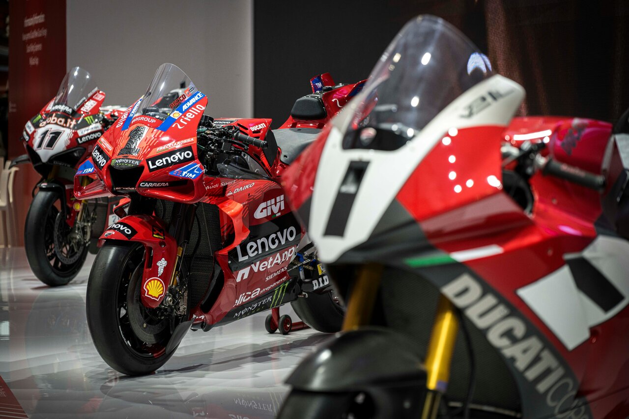 Ducati auf der EICMA 2024: Die neue Panigale und Streetfighter V2 begeistern die Fans.