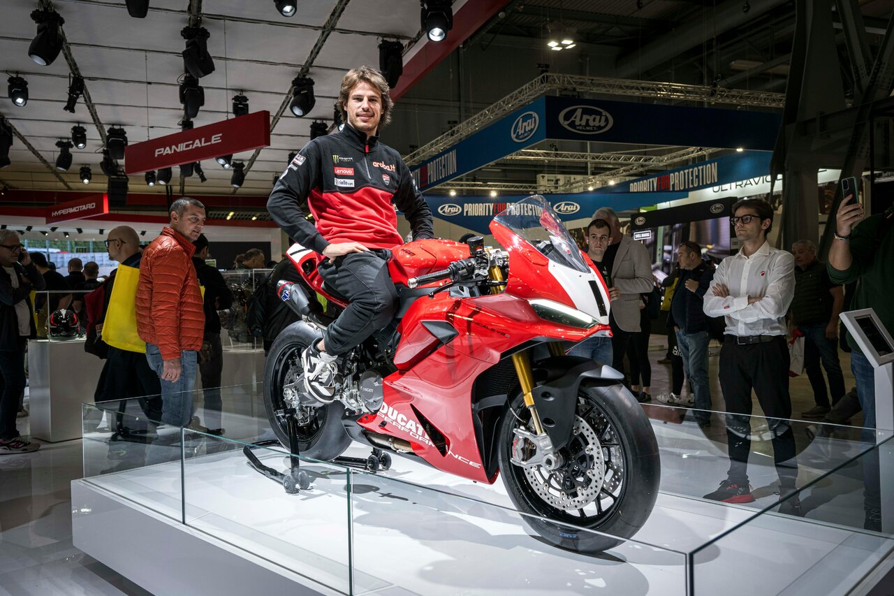 Ducati auf der EICMA 2024: Die neue Panigale und Streetfighter V2 begeistern die Fans.