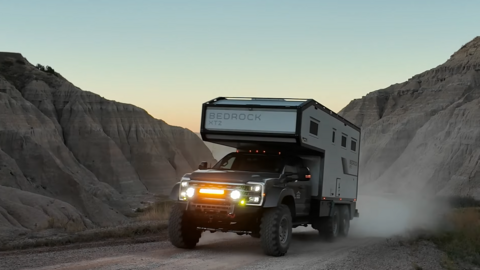 krug expedition - bedrock xt2 - wohnkabine - absetzkabine - offroad reisemobil.PNG