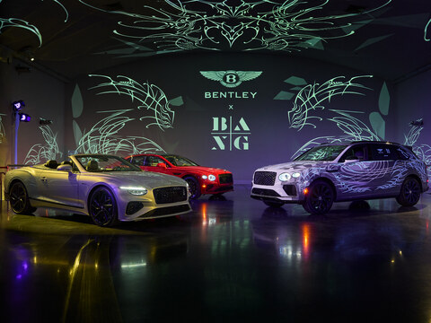 Bentley x BangBang Tatöwierer Design Lackierung Messe ausstellung.jpg