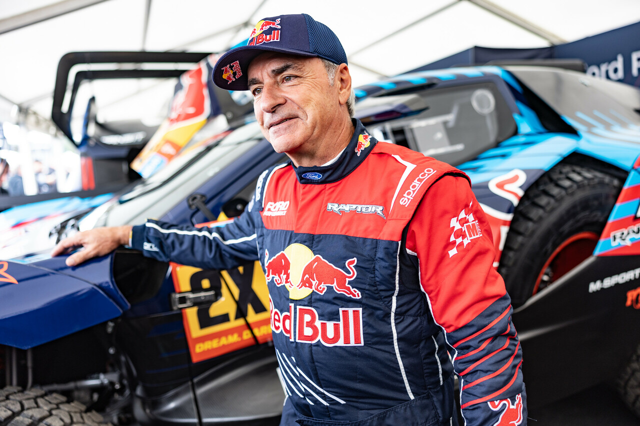 Dakar 2025: Der vierfache Rallye-Dakar-Champion Carlos Sainz strebt im Alter von 62 Jahren einen fünften Titel an – im Ford Raptor T1+.