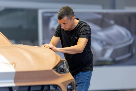 seat-cupra neues Modell Skulptur Design Modellierung.jpg