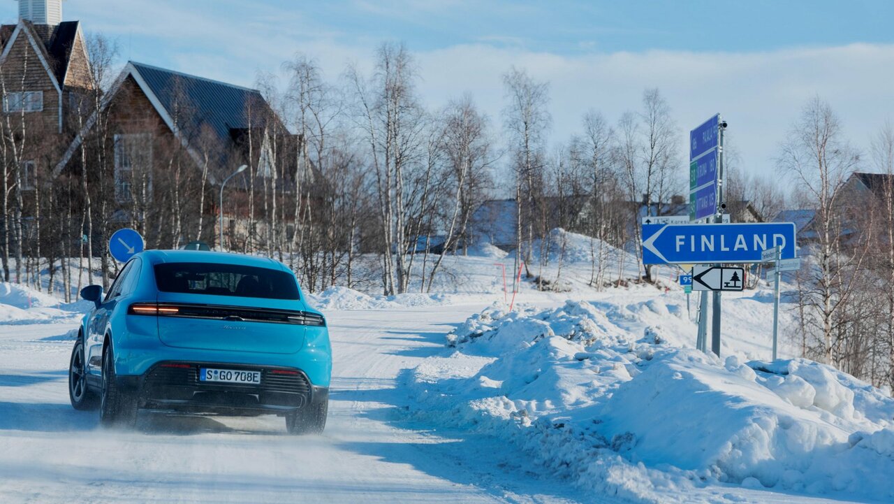 Elektro-Roadtrip zur nördlichsten Schnellladestation der Welt.