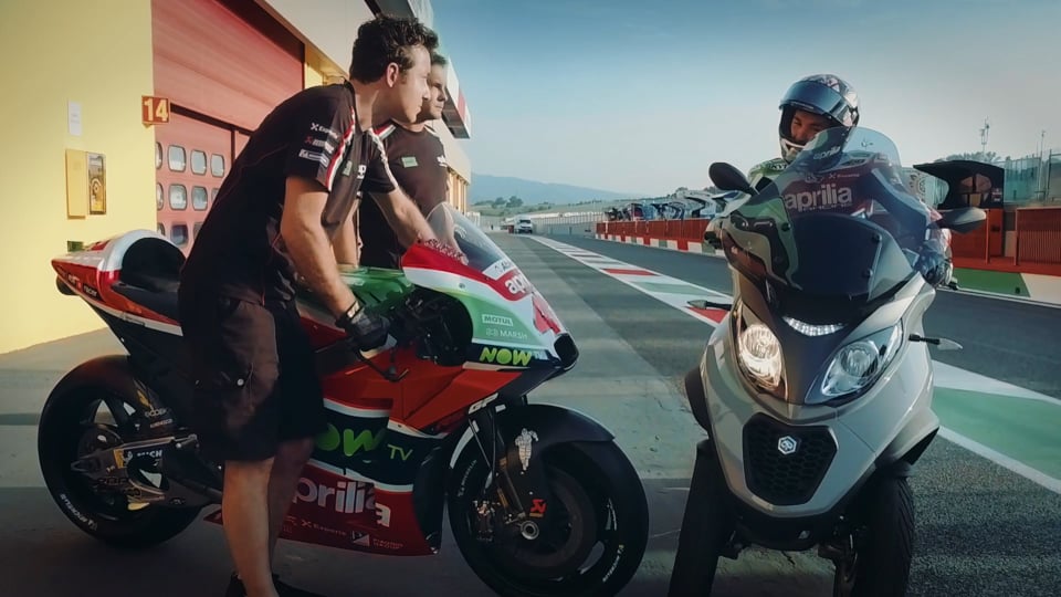 Der neue PIAGGIO MP3 – auf der Rennstrecke von Mugello.