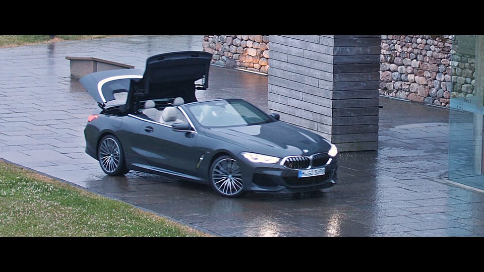 Das neue BMW 8er Cabriolet in Außenfarbe Dravitgrau metallic und 20" M Leichtmetallrad Vielspeiche 729 M Bicolor